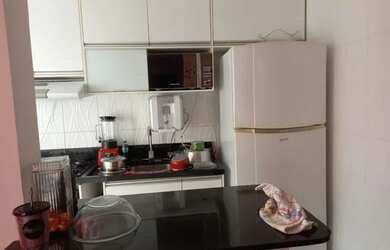Imagem: O apartamento possui 2 Dormitórios, 1 Banheiro, 1 Vaga na garagem