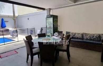 Imagem: A casa em condomínio possui 4 Dormitórios, 5 Banheiros, 4