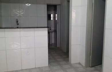 Imagem 2: Aluga-se Casa. Varanda, 1 Banheiroe2 Dormitórios