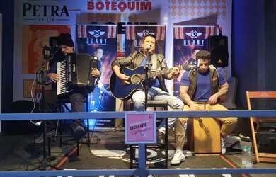 Imagem: O depósito possui 350m² de Área e está localizado em Centro