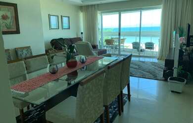 Imagem: O apartamento possui 3 Dormitórios, 1 Banheiro, 1 Vaga na garagem