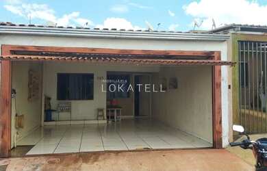 Imagem: A casa possui 3 Dormitórios, 1 Banheiro, 1 Vaga na garagem