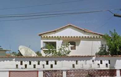 Imagem: A casa possui 5 Dormitórios, 5 Banheiros, 3 Vagas na garagem