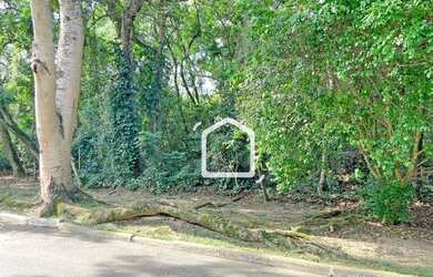 Imagem: O terreno possui 1.487m² de Área e está localizado em Altos