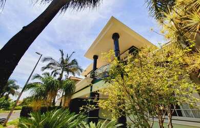 Imagem: A casa em condomínio possui 4 Dormitórios, 5 Banheiros, 5