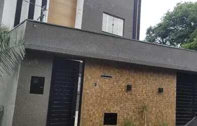 Imagem: A casa possui 3 Dormitórios, 4 Banheiros, 3 Vagas na garagem