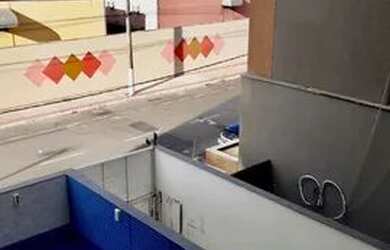 Imagem: O apartamento possui 1 Dormitório, 1 Banheiro, 1 Vaga na garagem