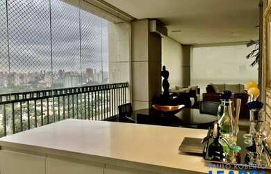 Imagem: O apartamento possui 4 Dormitórios, 5 Banheiros, 5 Vagas na