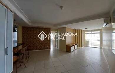 Imagem: O apartamento possui 3 Dormitórios, 1 Banheiro, 2 Vagas na