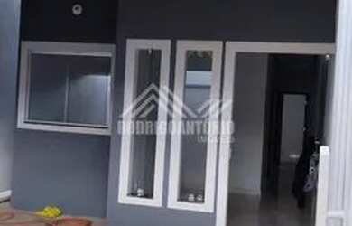 Imagem: A casa possui 3 Dormitórios, 1 Banheiro, 1 Vaga na garagem