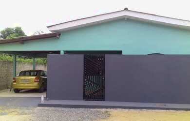 Imagem: A casa possui 2 Dormitórios, 2 Banheiros, 1 Vaga na garagem