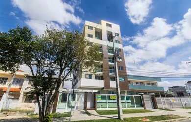 Imagem: O apartamento possui 1 Dormitório, 1 Banheiro, 1 Vaga na garagem