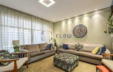 Imagem: A casa possui 3 Dormitórios, 3 Banheiros, 2 Vagas na garagem