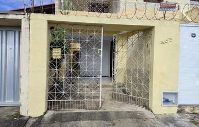 Imagem: A casa possui 3 Dormitórios, 3 Banheiros, 1 Vaga na garagem