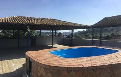 Imagem 8: Alugo linda casa gigante. Peço deposito de 3 meses o valor do aluguel