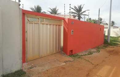 Imagem: A casa possui 2 Dormitórios, 2 Banheiros, 4 Vagas na garagem