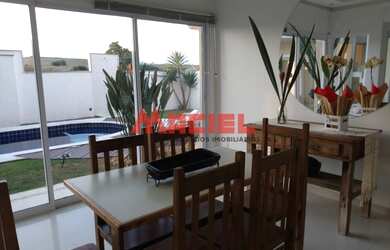 Imagem: A casa em condomínio possui 5 Dormitórios, 2 Banheiros, 4