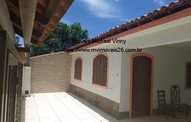 Imagem: A casa possui 2 Dormitórios, 2 Banheiros, 2 Vagas na garagem