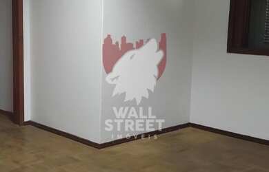 Imagem: O apartamento possui 3 Dormitórios, 1 Banheiro, 5 Vagas na