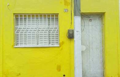 Imagem: A casa possui 2 Dormitórios, 1 Banheiro, 60m² de Área e