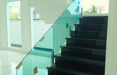 Imagem: A casa em condomínio possui 5 Dormitórios, 1 Banheiro, 2 Vagas