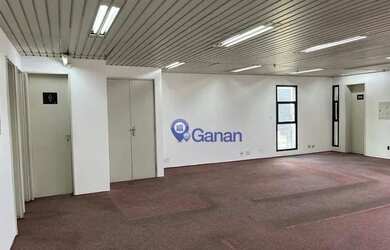 Imagem: O depósito possui 2 Vagas na garagem, 80m² de Área e está