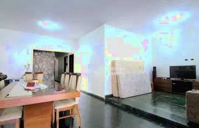 Imagem: A casa possui 3 Dormitórios, 1 Banheiro, 2 Vagas na garagem