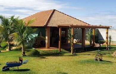 Imagem: A chácara possui 1.800m² de Área e está localizado em Área