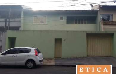 Imagem: A casa possui 4 Dormitórios, 4 Banheiros, 3 Vagas na garagem