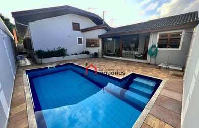 Imagem: A casa em condomínio possui 4 Dormitórios, 4 Banheiros, 2