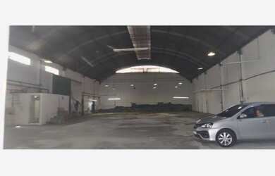 Imagem: A casa para alugar possui 2 Banheiros e 1100m² de Área e está