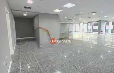 Imagem: O depósito possui 5 Vagas na garagem e 330m² de Área e está