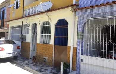 Imagem: A casa possui 2 Dormitórios, 1 Banheiro, 1 Vaga na garagem