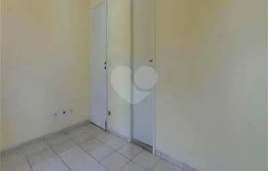 Imagem: A casa em condomínio possui 2 Dormitórios, 2 Banheiros, 1