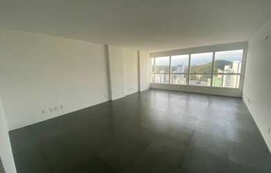 Imagem: O depósito para alugar possui 1 Vaga na garagem e 45m² de