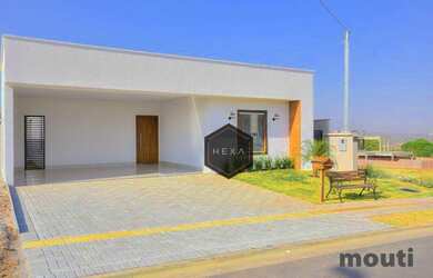 Imagem: A casa em condomínio possui 3 Dormitórios, 4 Banheiros, 4