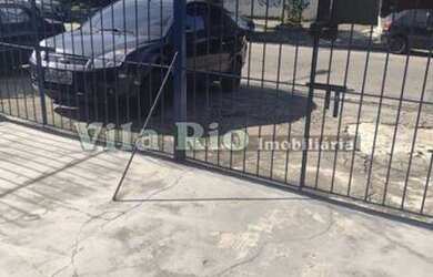 Imagem: O depósito possui 1 Vaga na garagem, 740m² de Área e está