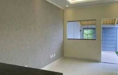 Imagem: A casa possui 2 Dormitórios, 1 Banheiro, 1 Vaga na garagem