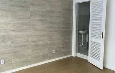 Imagem: O apartamento possui 1 Dormitório, 1 Banheiro, 32m² de Área