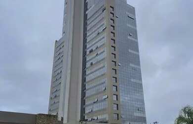 Imagem: O depósito para alugar possui 2 Vagas na garagem e 37m² de