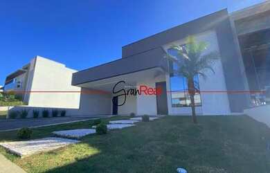 Imagem: A casa em condomínio possui 3 Dormitórios, 3 Banheiros, 4