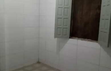 Imagem 1: Aluga-se Casa. Varanda, 1 Banheiroe2 Dormitórios