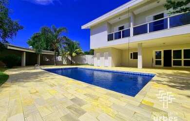 Imagem: A casa em condomínio possui 5 Dormitórios, 2 Banheiros, 5