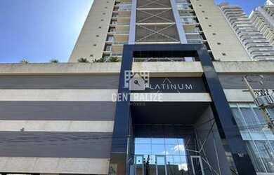 Imagem: O apartamento possui 3 Dormitórios, 1 Banheiro, 3 Vagas na