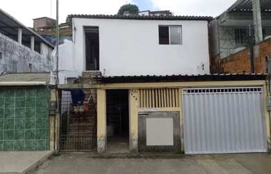 Imagem: A casa possui 2 Dormitórios, 1 Banheiro e está localizado