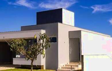 Imagem: A casa em condomínio possui 3 Dormitórios, 4 Banheiros, 2