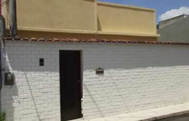 Imagem: A casa em condomínio possui 2 Dormitórios, 1 Banheiro, 3 Vagas