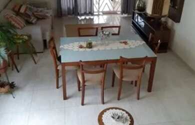 Imagem: A casa possui 3 Dormitórios, 2 Banheiros, 100m² de Área e