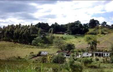 Imagem: O terreno possui 1830m² de Área e está localizado em Jardim