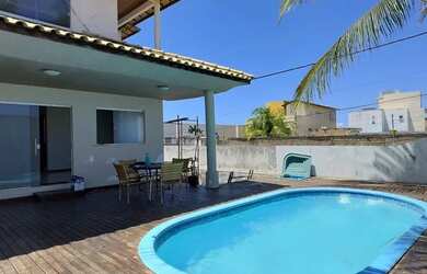 Imagem: A casa possui 4 Dormitórios, 4 Banheiros, 2 Vagas na garagem